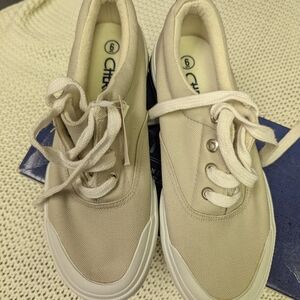 City Sneaks Beige Canvas Sneakers